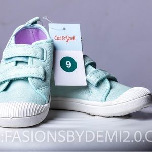 Toddler Cat & Jack Parker Sneakers Green Hook & Loop
Size 9